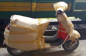 Hướng dẫn cách bọc xe máy để vận chuyển an toàn nên áp dụng 4 boc xe may