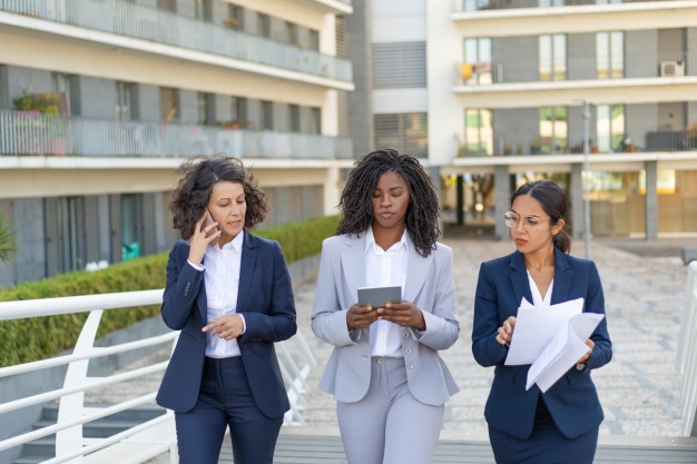 Xem ngày chuyển văn phòng làm việc tháng 11 - Sài gòn moving 1 chuyen van phong 2