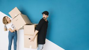 So sánh tự chuyển nhà và thuê dịch vụ mặt lợi và hại 8 tu chuyen nha