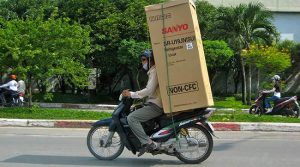 Có nên chuyển nhà bằng xe máy hay không? - Sài gòn moving 9 xe may chuyen do